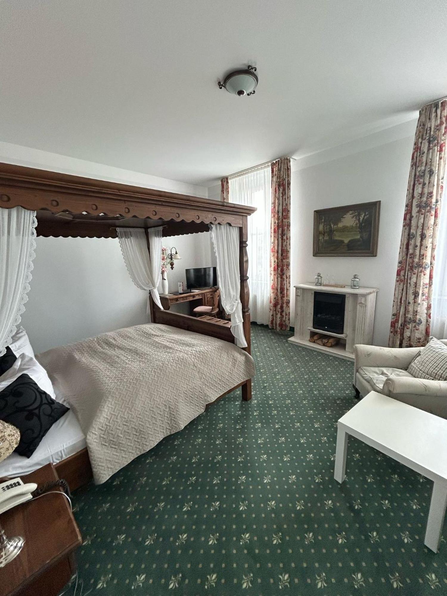 Hotel Uckermark 프레츠라우 외부 사진